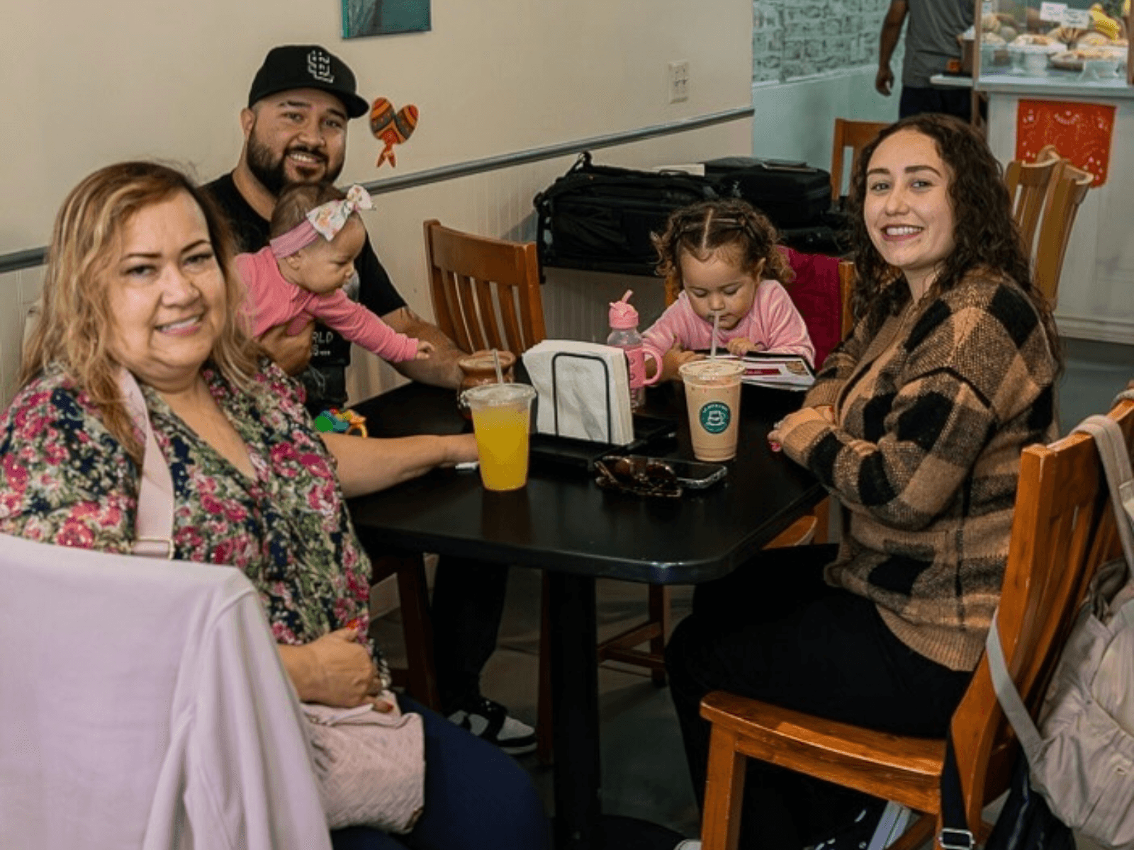 La Joya cafe outside